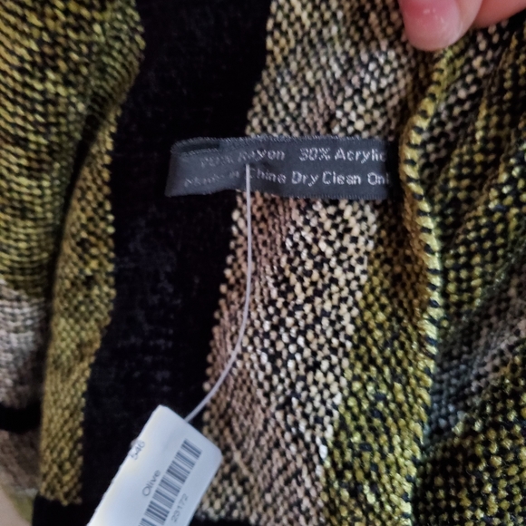 NWT ZAZOU LUXE GREEN SCARF - Picture 5 of 5